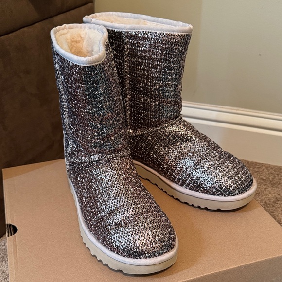 UGG Women's Classic Short Boots - Bronze - Picture 3 of 5